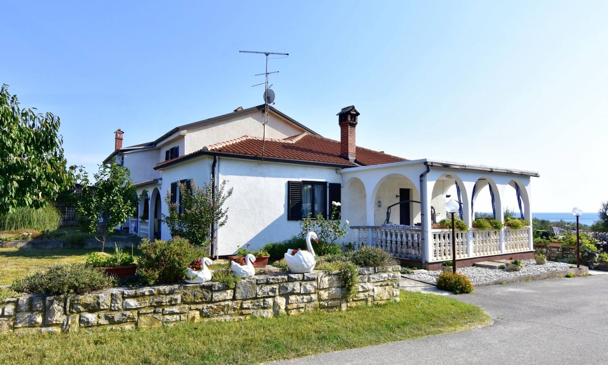 Zambratija Apartment | Charming apartment in Zambratija with sea view