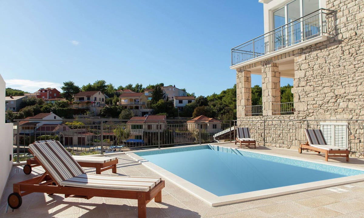 Vela Luka Villa | Charming Beach Villa in Vela Luka