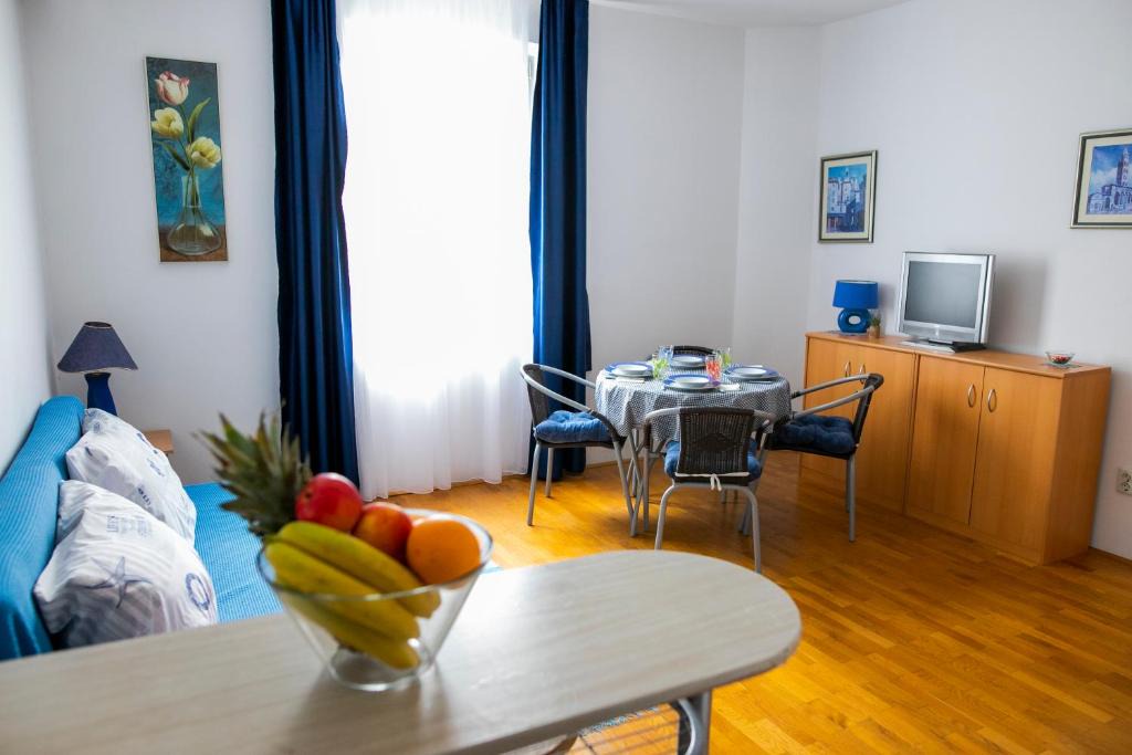 Split Apartment | Charming Center Apartment