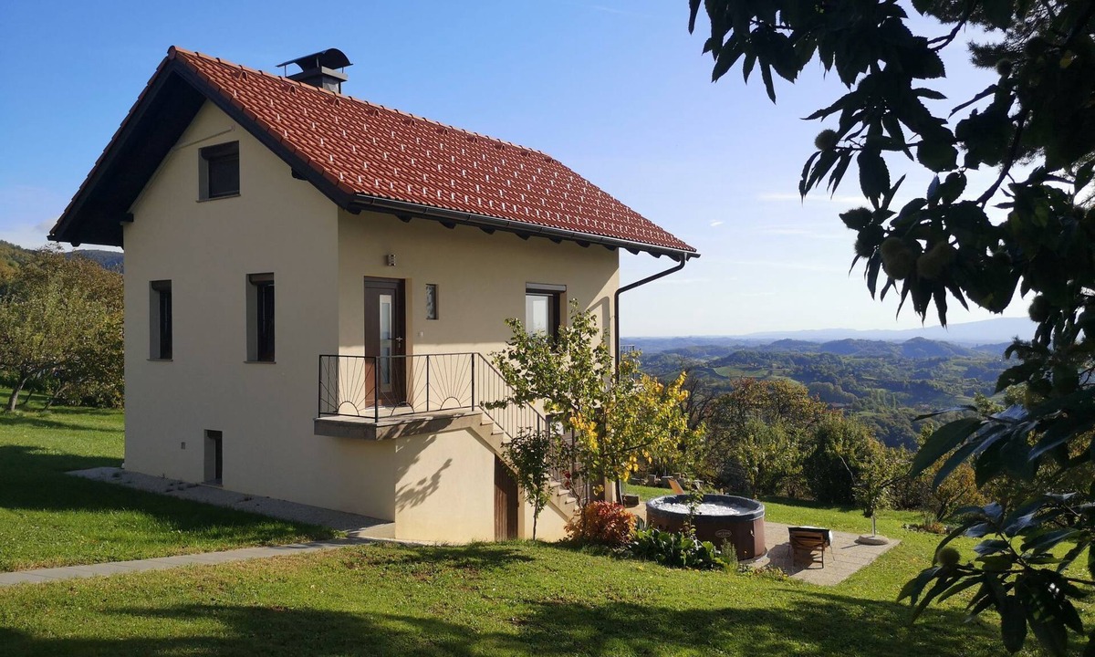 Brezice Cottage | Charming cottage with beautiful view and hot tub