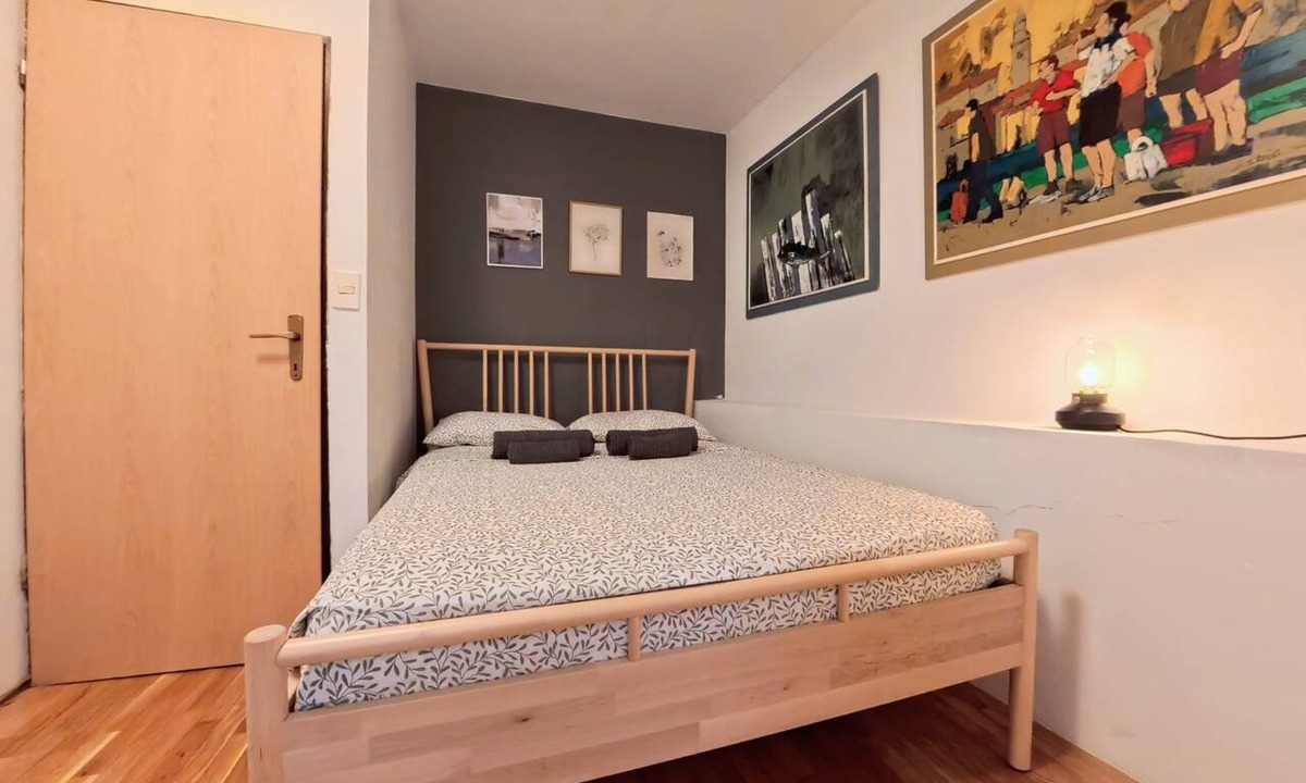 Piran Apartment | Charming Old Town Piran Flat. Steps to Beach⁠