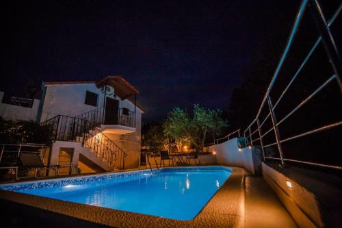 Arbanija Villa | Charming villa with sea view and swimming pool