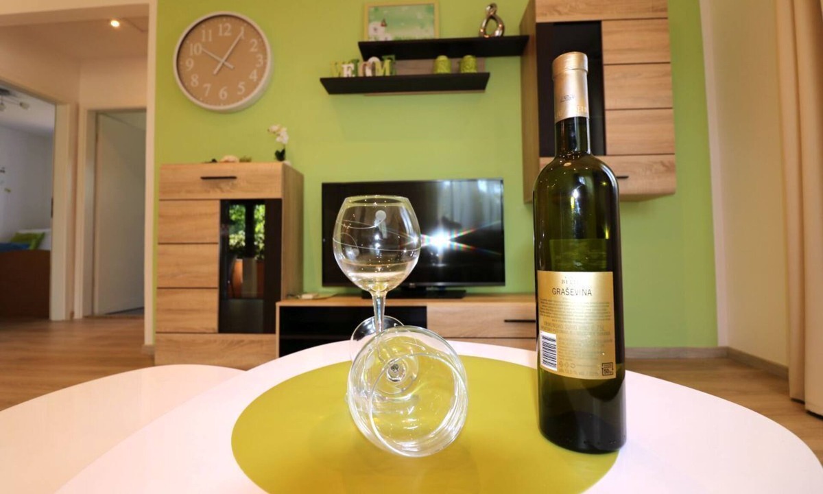 Vrvari House | Comfortable Bungalow in Poreč – Perfect for 4 to 5 Guests
