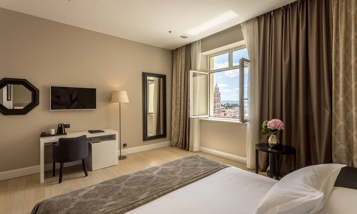 Old Town Hotel | Cornaro Hotel