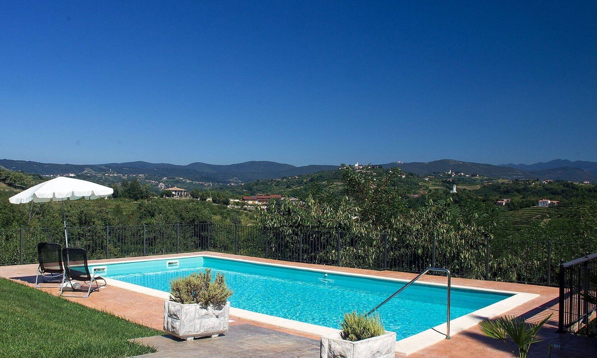 Brda Apartment | Cosy apartment for 5 people with pool, WIFI, A/C, TV, balcony and panoramic view