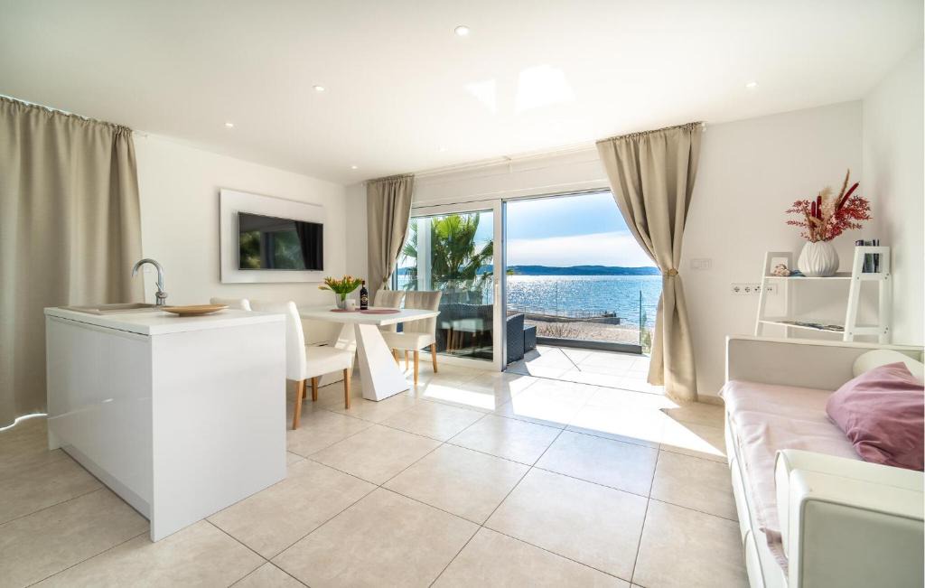 Bibinje Apartment | Cozy Apartment In Bibinje With House Sea View