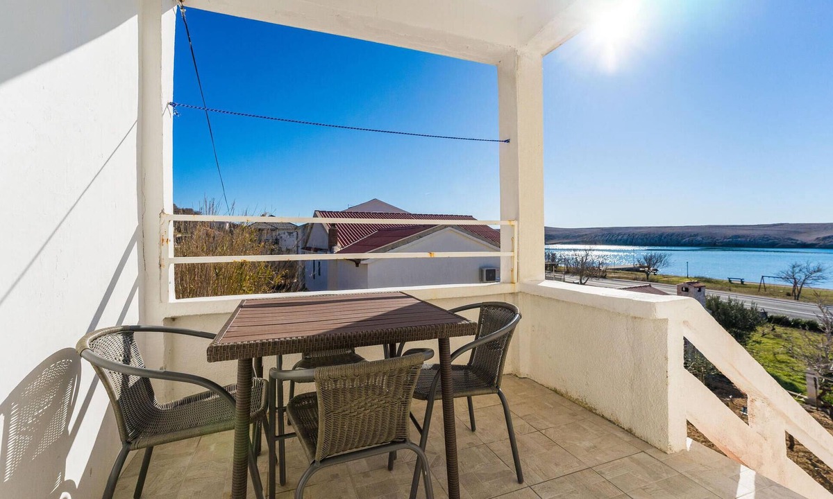 Dinjiska Apartment | Cozy apartment in Dinjiska with house sea view