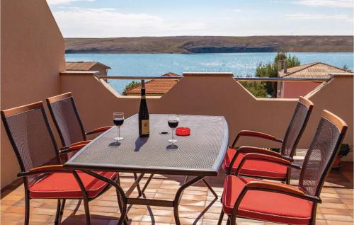 Dinjiska Apartment | Cozy Apartment In Dinjiska With House Sea View