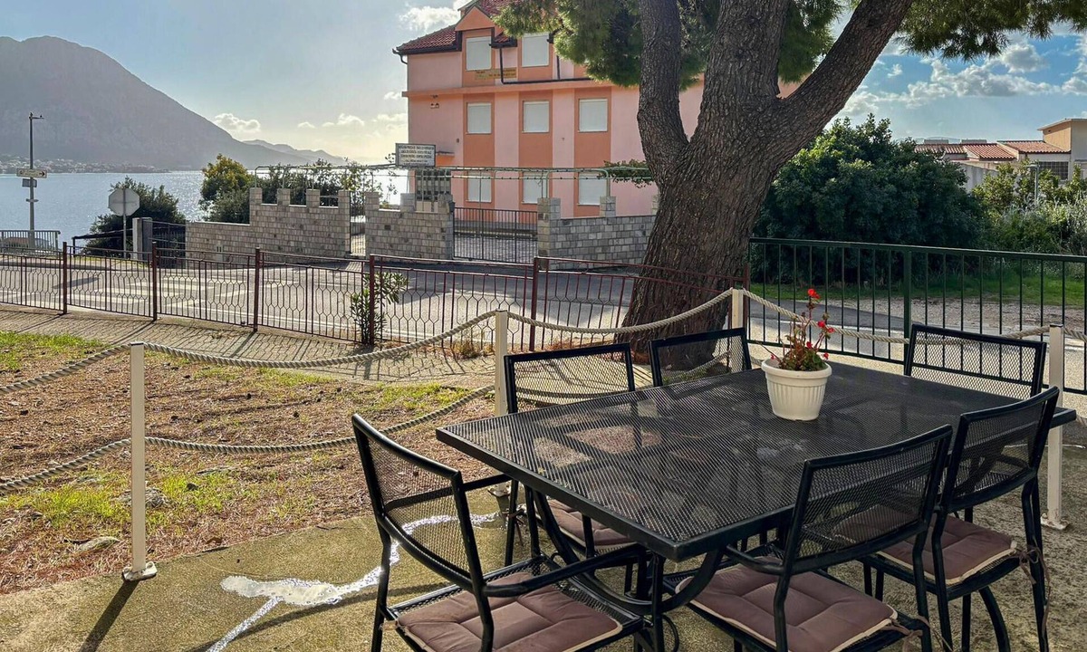 Podaca Apartment | Cozy apartment in Makarska with WiFi