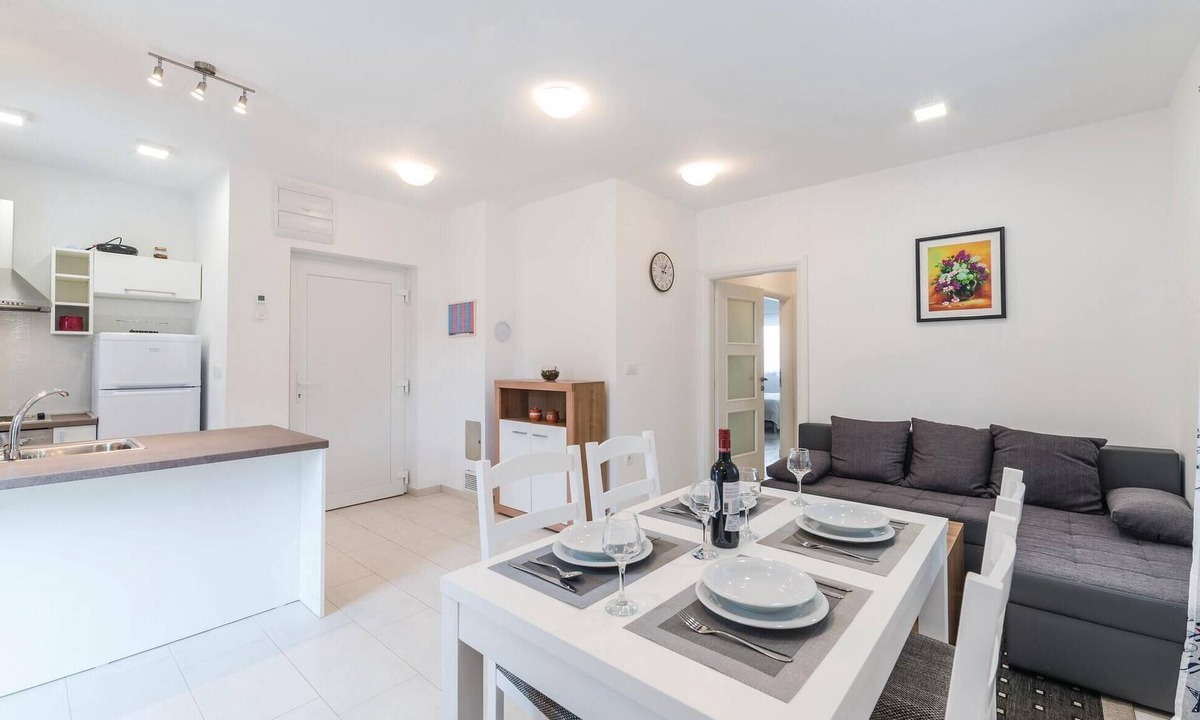 Verunic Apartment | Cozy apartment in Veli Rat with WiFi