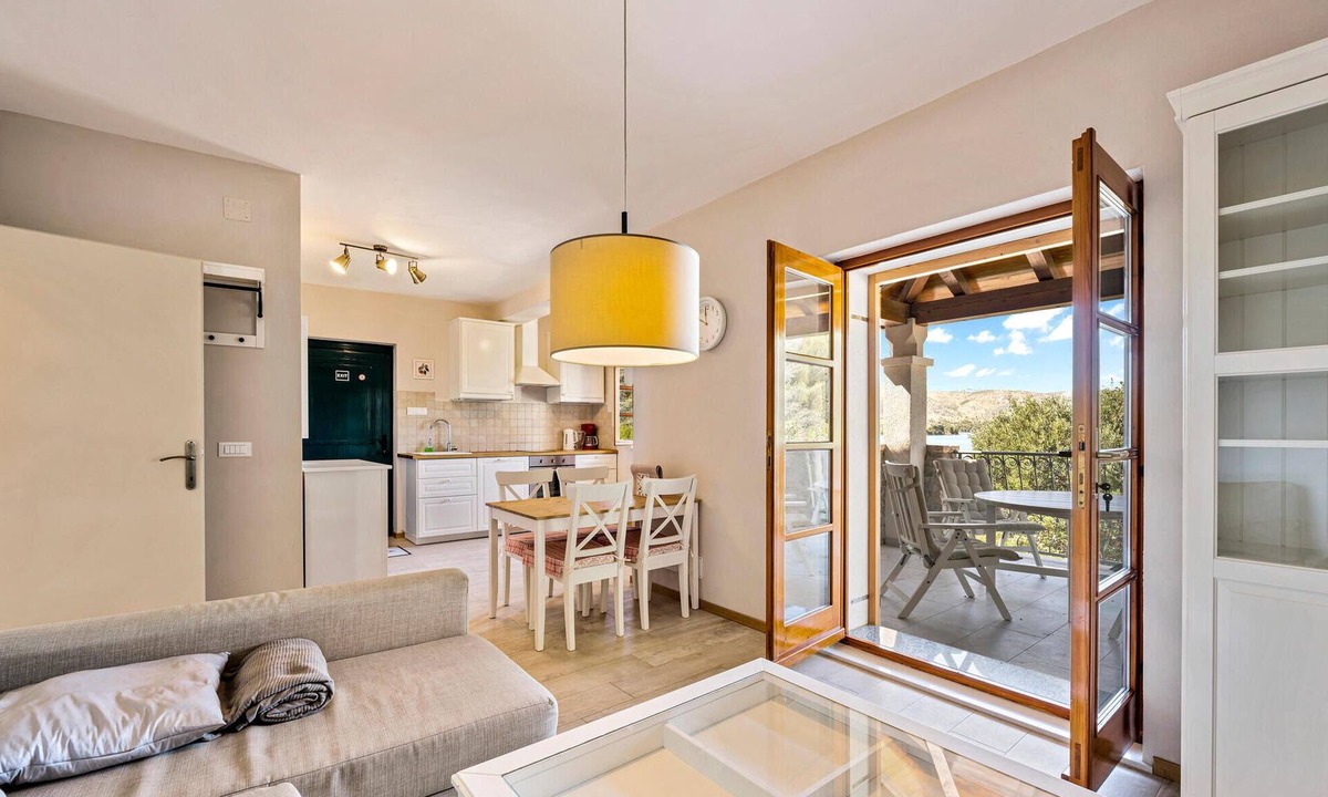 Zaboric Apartment | Cozy apartment in Zaboric with kitchen