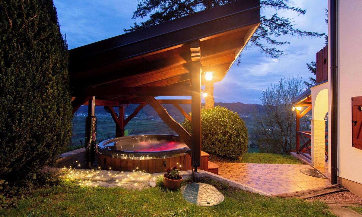 Tuheljske Toplice House | Cozy forest-side home with jacuzzi, fireplace and near Terme Tuhelj