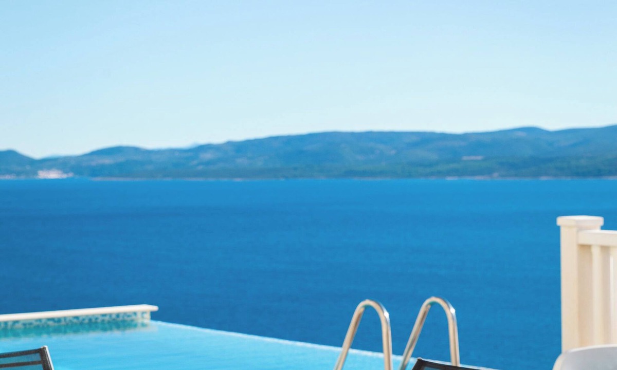 Celina Villa | Crystal Holiday Home