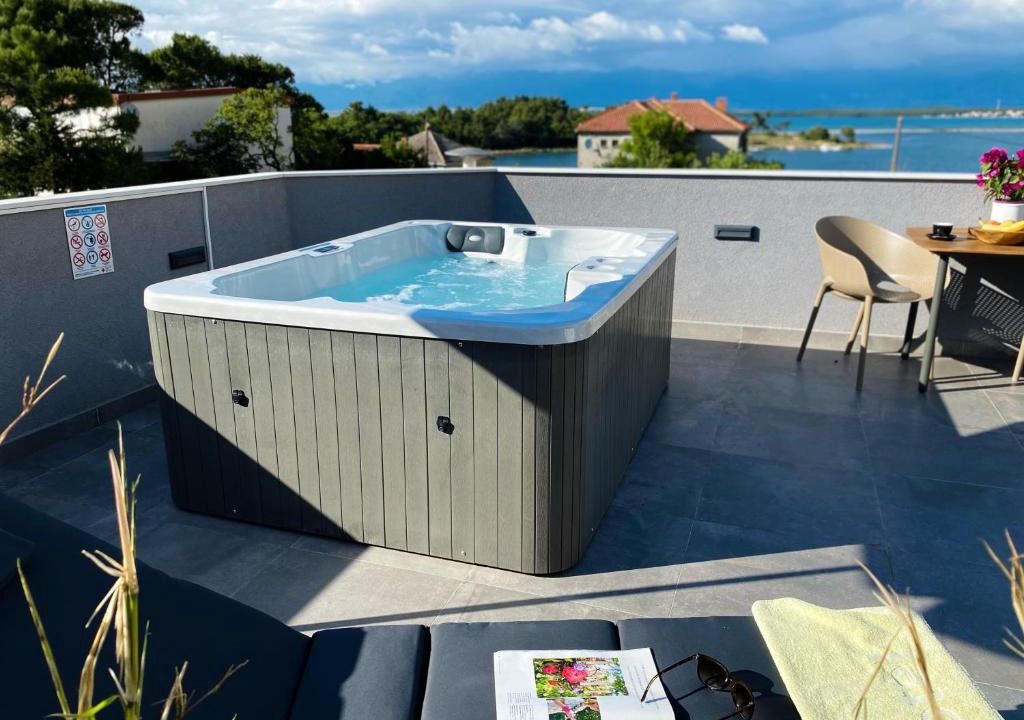 Nin Apartment | Dalmatia Nin Apartment with Private Jacuzzi
