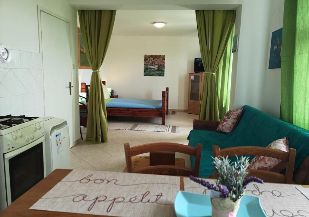 Siroke Apartment | David in 4
