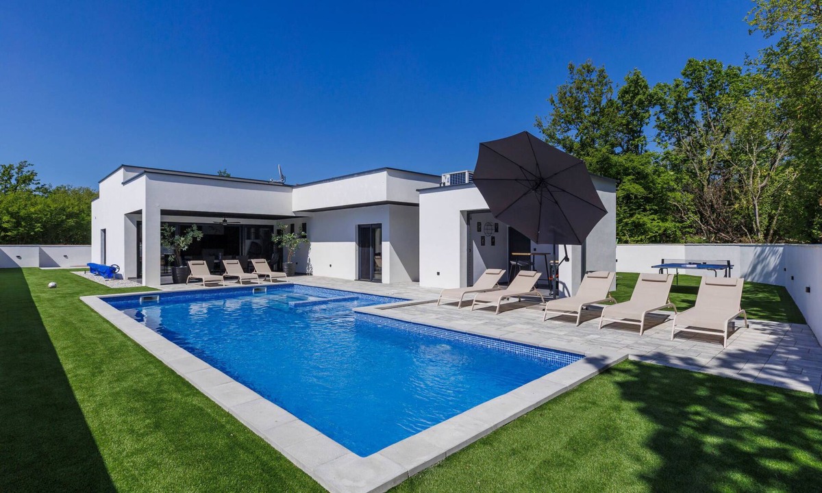 Korenici House | De Karlo by Interhome