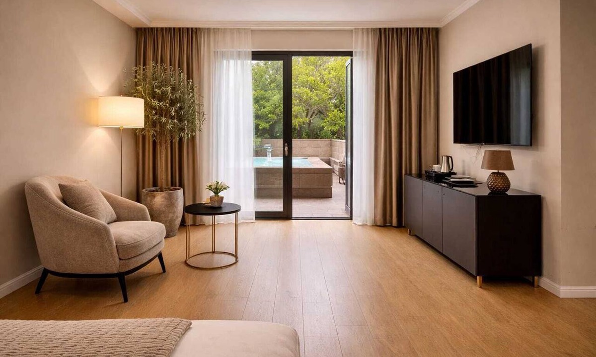 Plitvica Selo Hotel | Deluxe Suite with Private Outdoor Jacuzzi & Terrace