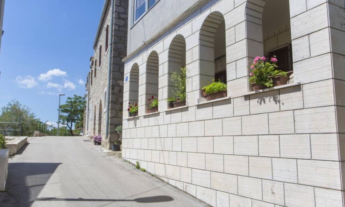 Brist Apartment | Double Room with Private Balcony