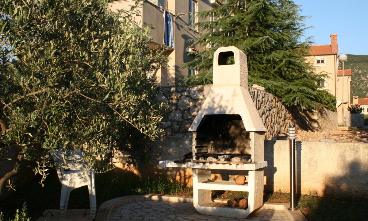 Cres Apartment | "Duomo 1" mit Terrasse by Interhome