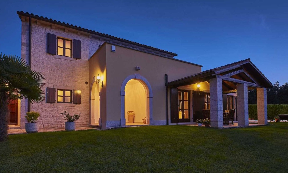 Motovun Villa | Eco-friendly stone villa in Motovun
