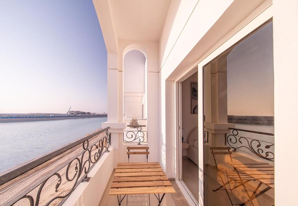 Al Hamriya Villa | Elegant Waterfront Villa W Sunset Terrace