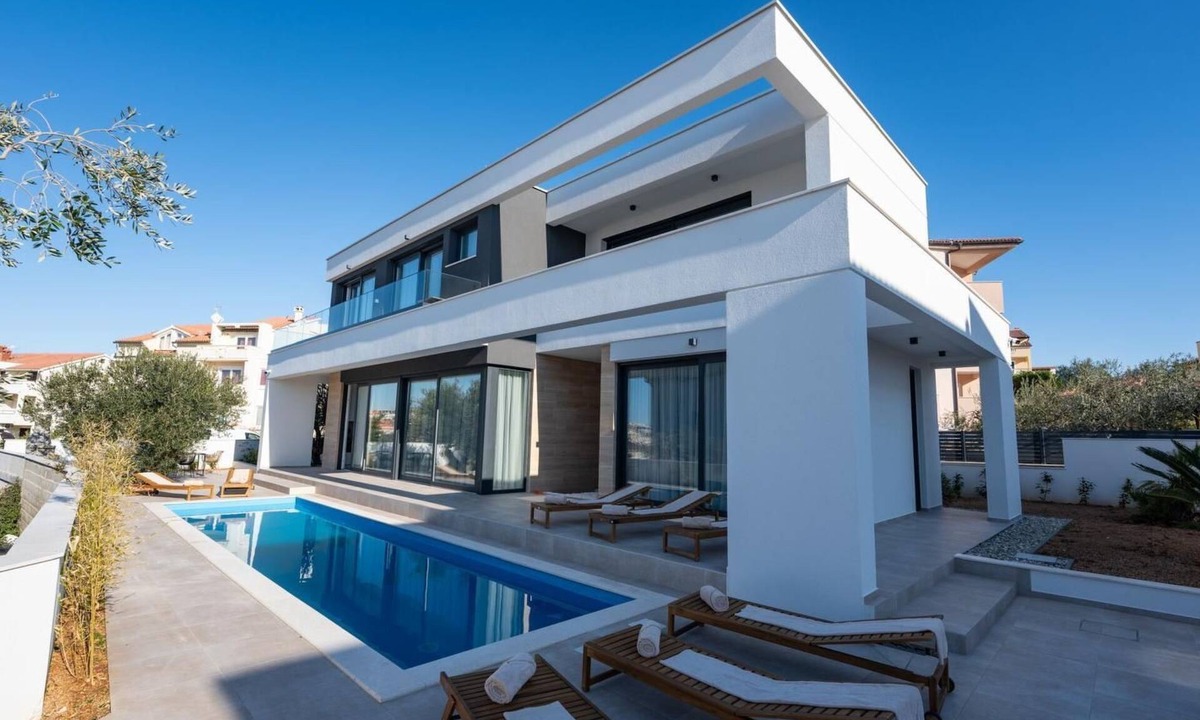 Zrce House | Elegante Villa Cataleya mit privatem Pool und Sauna by Interhome