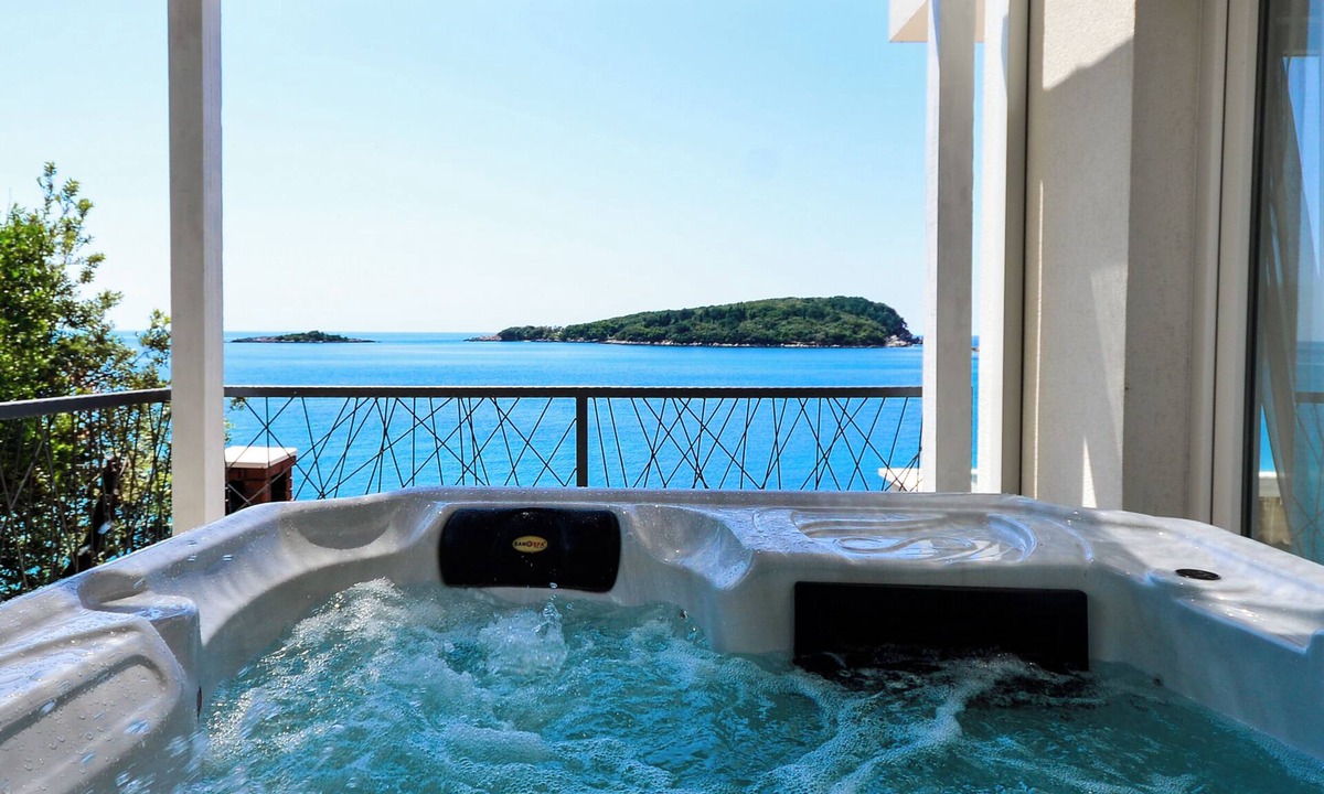 Molunat Apartment | Extraordinary Beach house Becir (apartment 1)