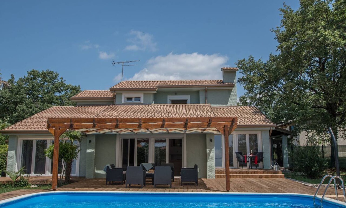 Radini House | für 10 Personen und 2 Kinder in Juricani, Istrien (Istrische Riviera) by Interhome