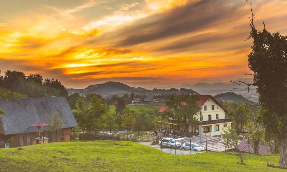 Store Apartment | Family apartment with playground, animals and nature view - Celje area