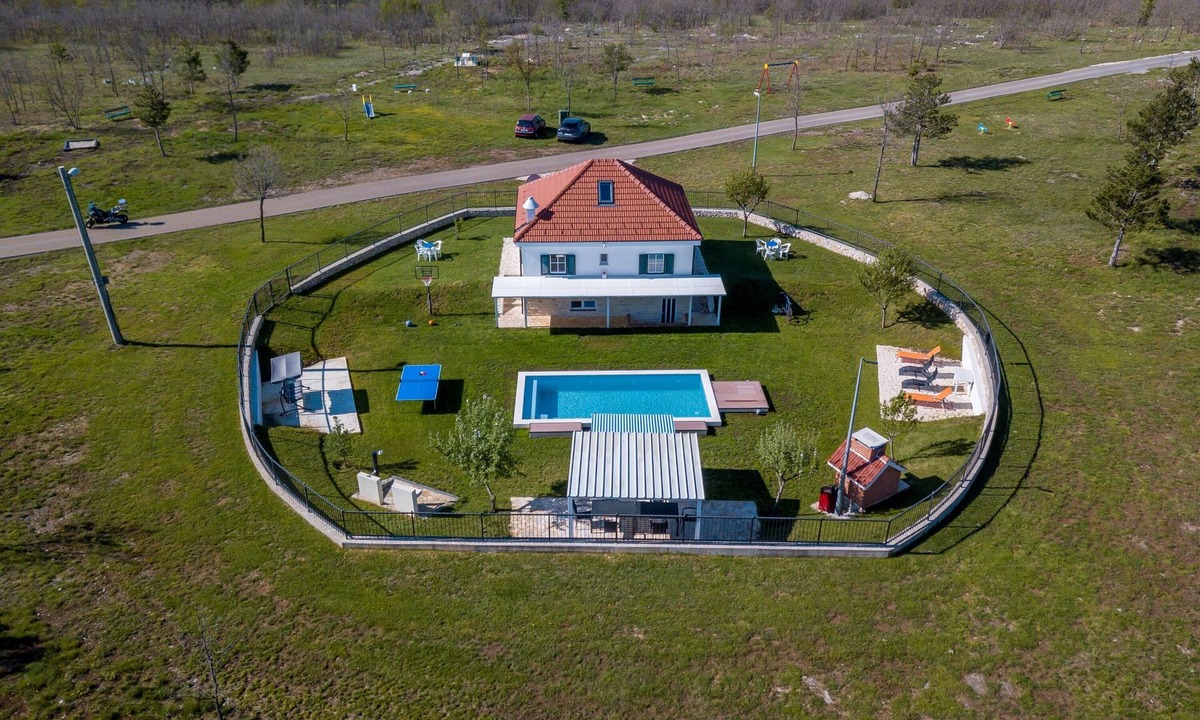 Trilj House | Family friendly house with a swimming pool Tijarica (Zagora) (K-20530)