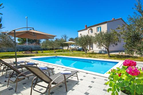 Nin House | Family friendly house with a swimming pool Nin, Zadar - 19431