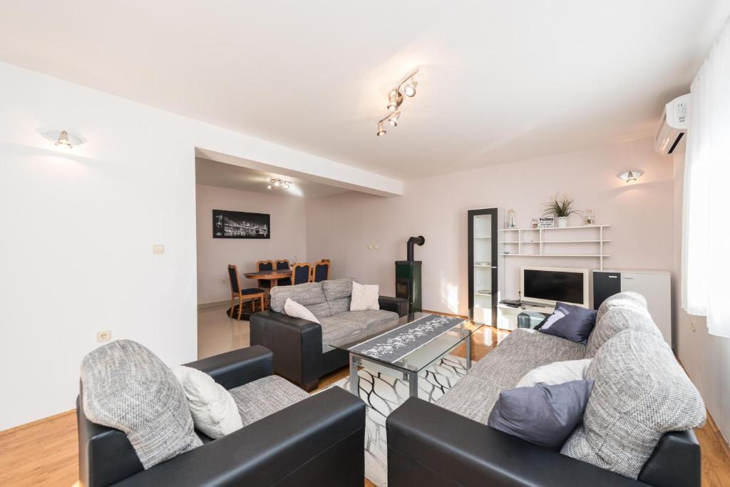 Bibinje House | Family Friendly Pool House Ana near Zadar - Happy Rentals