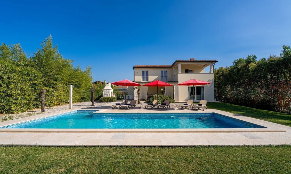 Labinci House | Fantastic villa with sea view, private pool, cot, BBQ area, washing machine