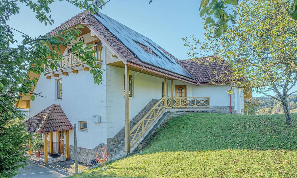 Rigelj pri Ortneku Apartment | Farm Stay Oblak Studio Lana + Shared Sauna, Ortnek, Slovenia