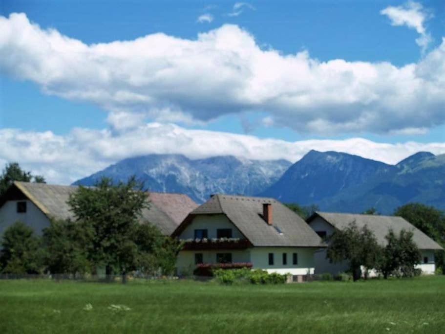 Mavcice Apartment | Farmhouse Apartment Happy Cow