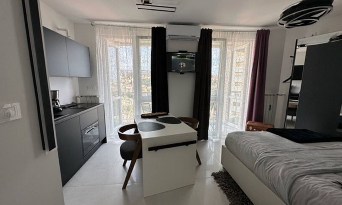 Rijeka Apartment | Fiorino Apartment-Studio Rijeka mit Balkon by Interhome