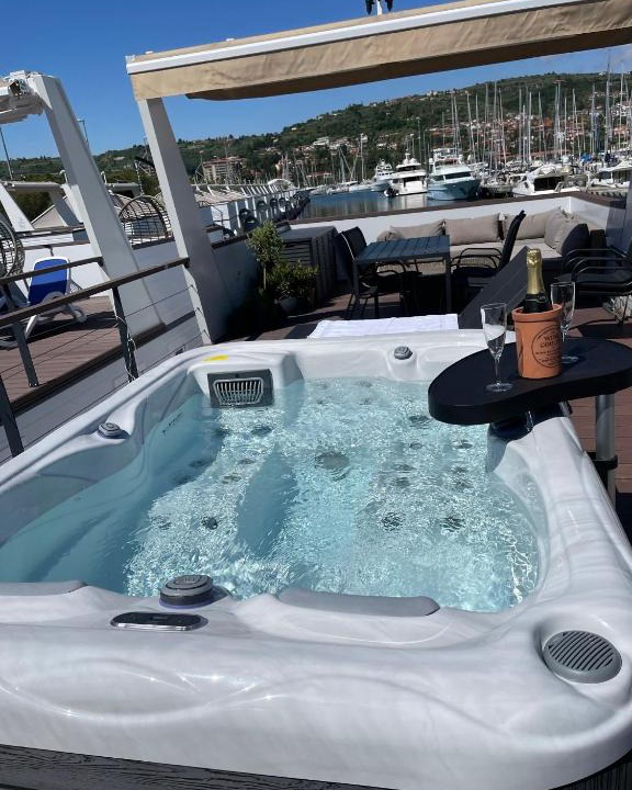 Seca Apartment | Floating Sea House MAREA