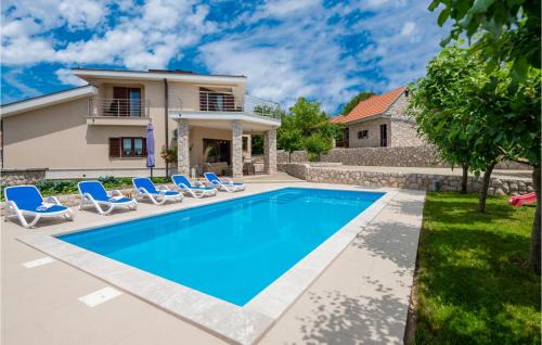 Imotski House | Four-Bedroom Holiday Home In Vinjani Gornji