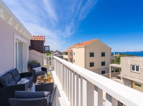 Cavtat Apartment | Friends & Family Home