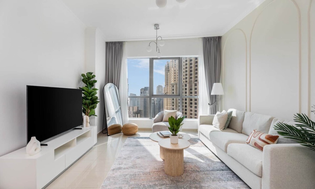 Dubai Marina Apartment | Gala Guests - Bay Central Collection