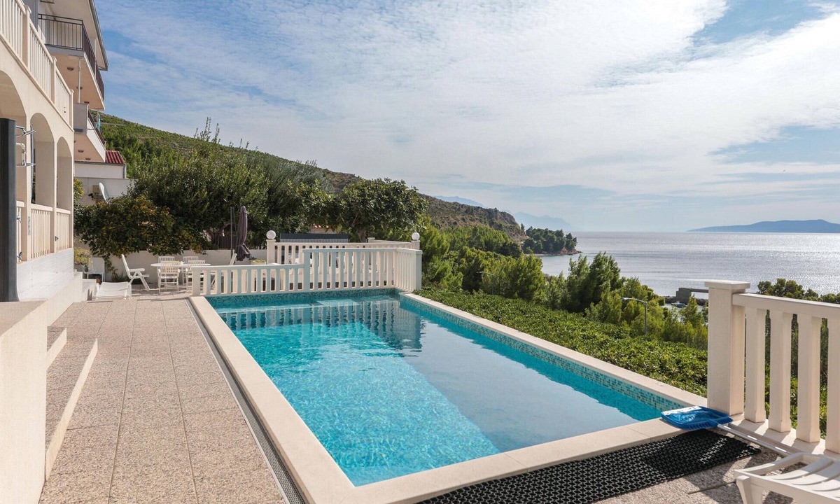 Lokva Rogoznica Apartment | Gorgeous apartment in Lokva Rogoznica