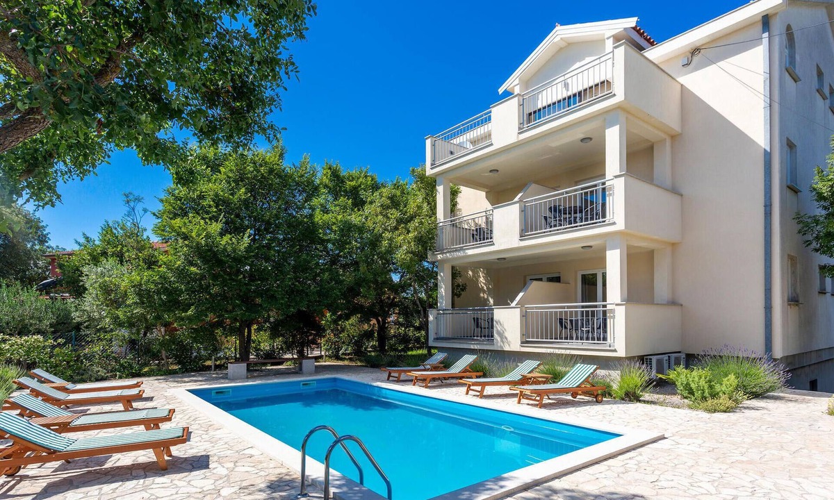 Krk Apartment | Gorgeous apartment in Pinezici with WiFi