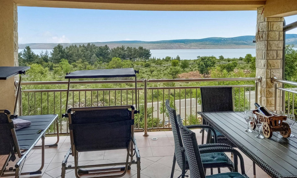Seline Apartment | Gorgeous apartment in Starigrad with WiFi