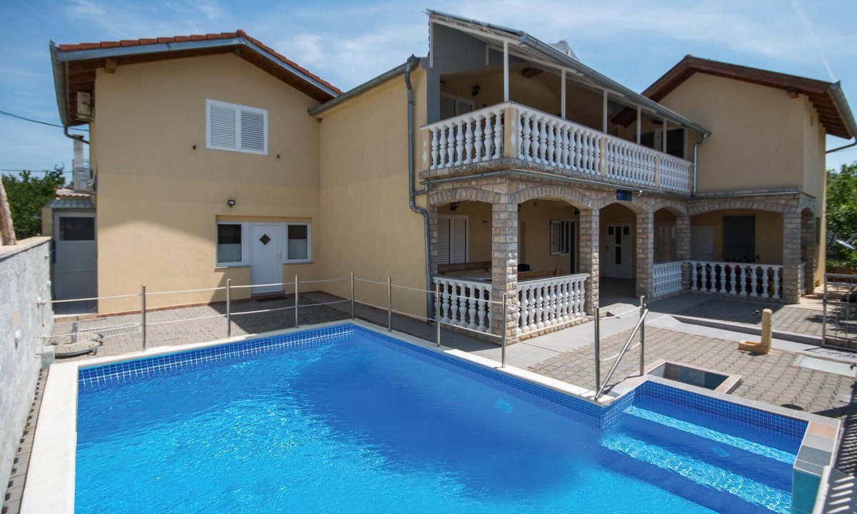 Kakma Apartment | Gorgeous apartment in Kakma with swimming pool