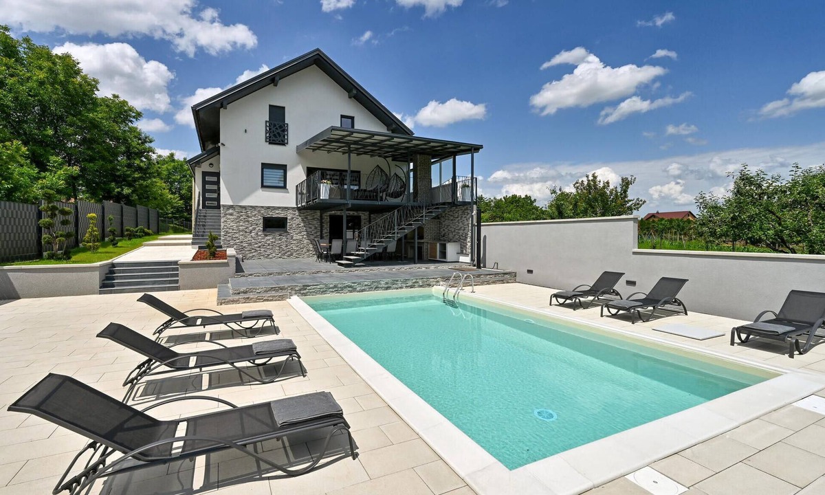 Ludbreg House | Gorgeous home in Vinogradi Ludbreski