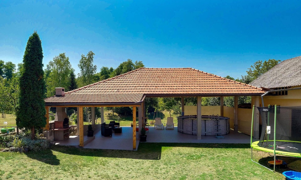 Duga Resa House | Gorgeous home in Duga Resa with WiFi