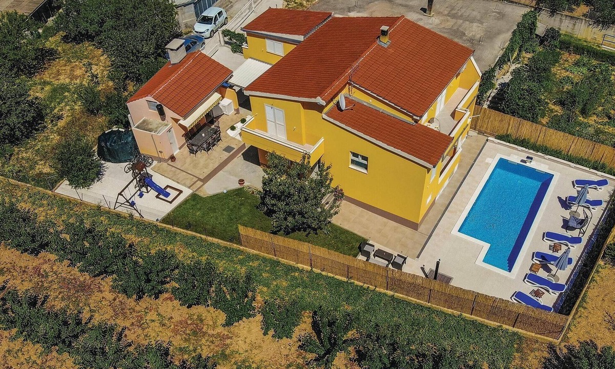 Kastel Luksic House | Gorgeous home in Kastel Luksic