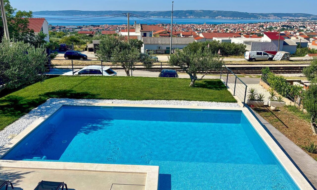 Kastel Stari House | Gorgeous home in Kastel Stari