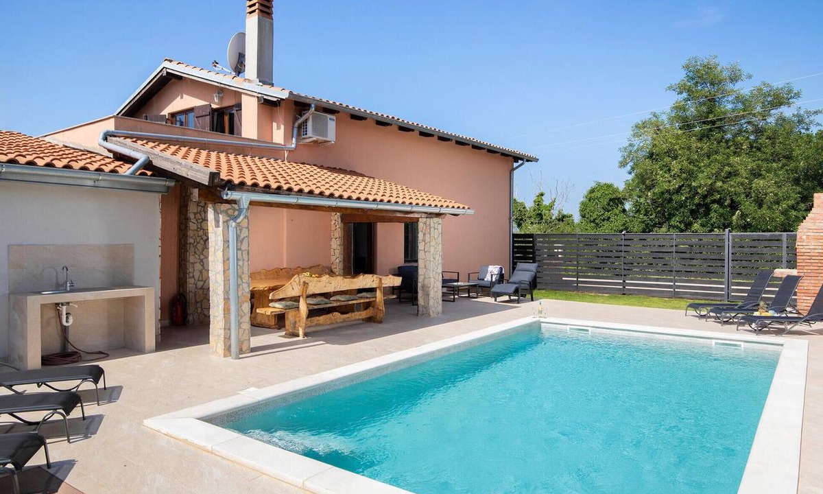 Medulin House | Gorgeous home in Medulin