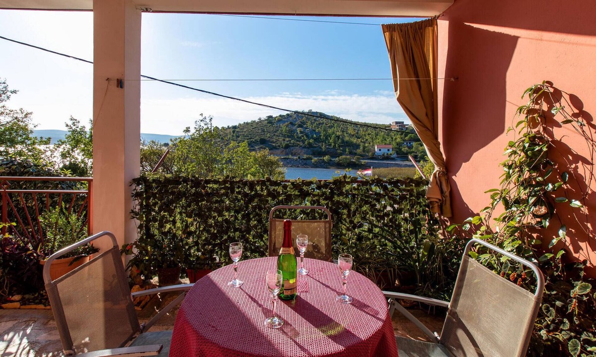 Jasenice House | Gorgeous home in Modric with house sea view